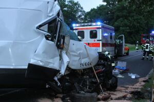 Schwerer Verkehrsunfall B192 Waren (Müritz)