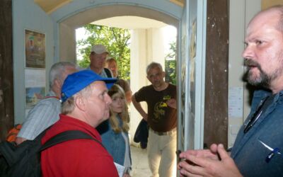 Minister Backhaus besucht Hörspielkirche