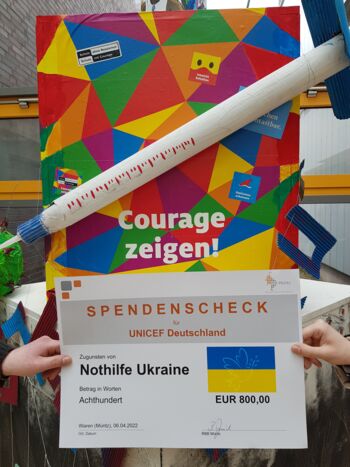 Schülerinnen des RBB Müritz zeigen Solidarität: Spendensammlung für die Ukraine