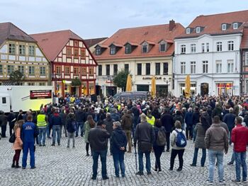 800 Demonstranten in Waren (Müritz)