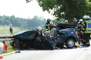 tödlicher Verkehrsunfall B192 Waren (Müritz) - Schloen