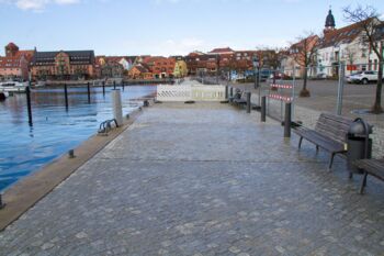 Radweg am Stadthafen Waren (Müritz)