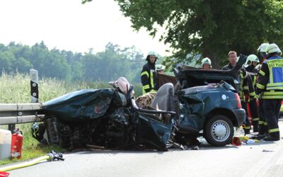 tödlicher Verkehrsunfall B192 Waren (Müritz) - Schloen