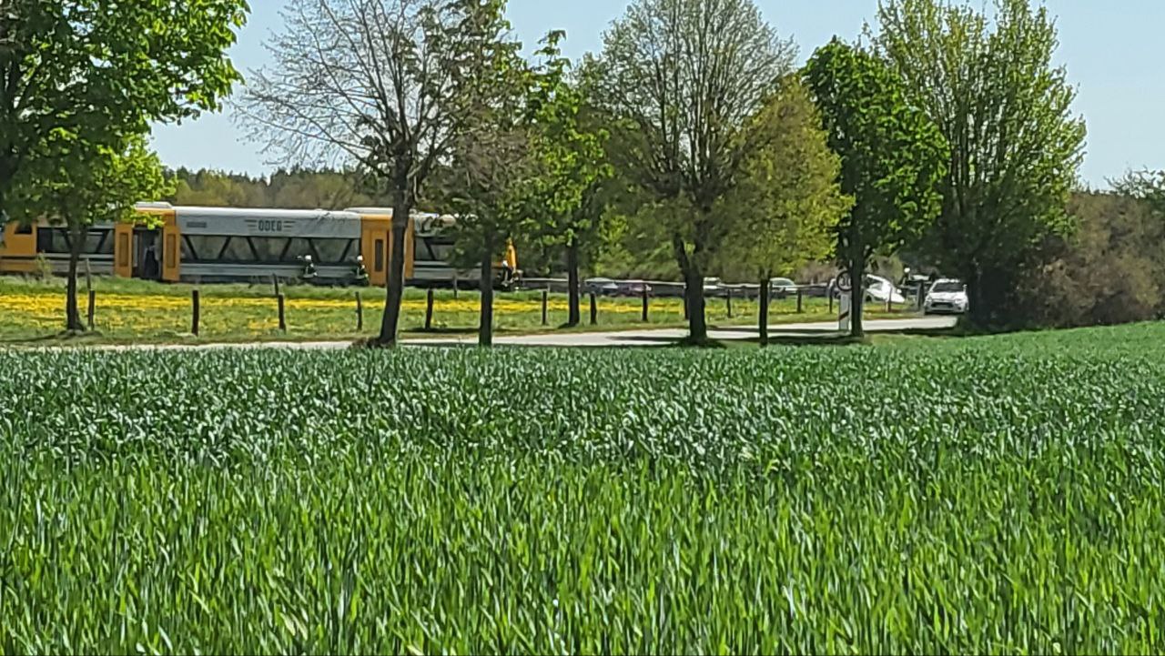 Unfall Pkw - ODEG Bahnübergang Silz