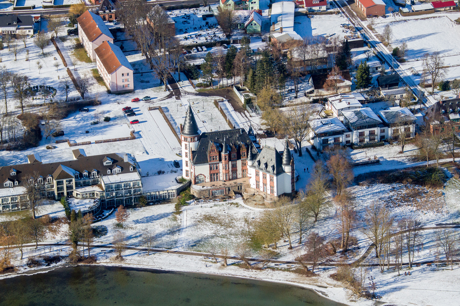 Luftbild Seehotel Schloss Klink